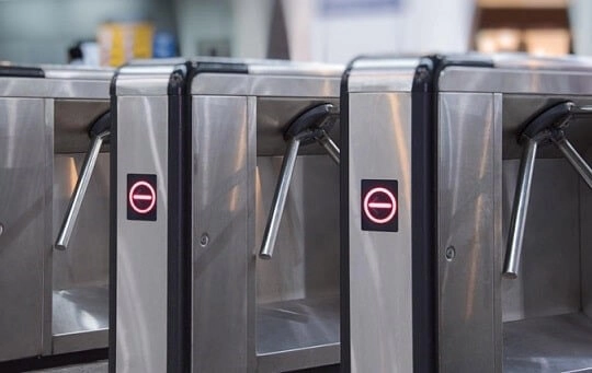 کنترل ورود و خروج